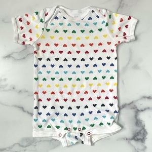 Primary 9-12 months unisex rainbow heart print babysuit shortie